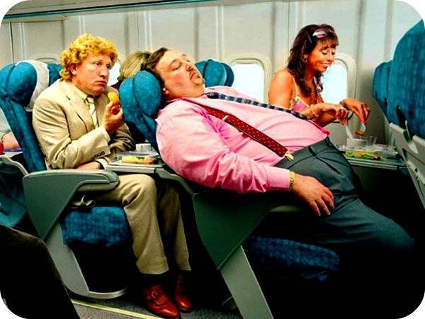 Las 10 razones más extrañas por las que pueden expulsarte de un avión