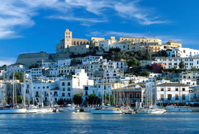 Cinco cosas imprescindibles que hacer en Ibiza