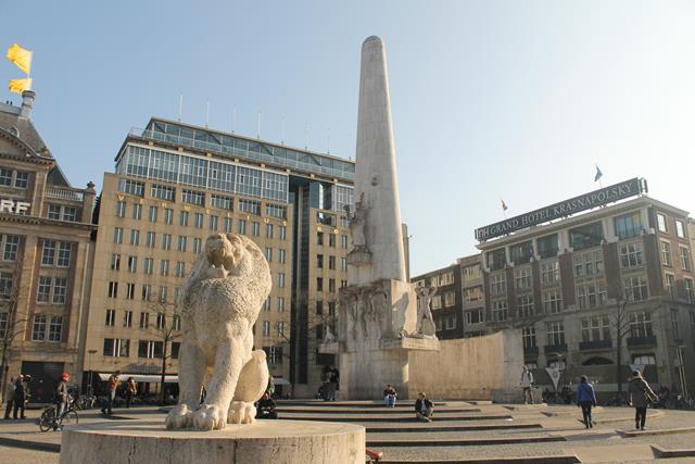 Monumento Nacional, en honor a las víctimas de la Segunda Guerra Mundial