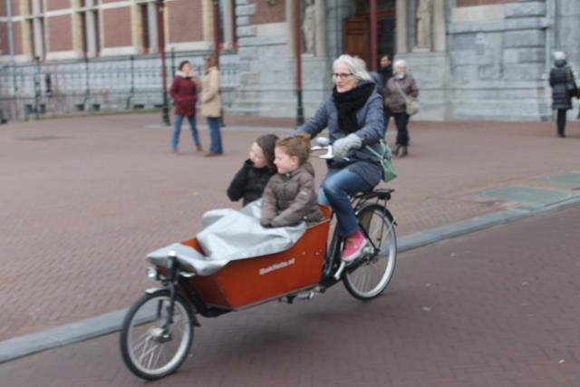 Recorrer Amsterdam en bici para luego perderla