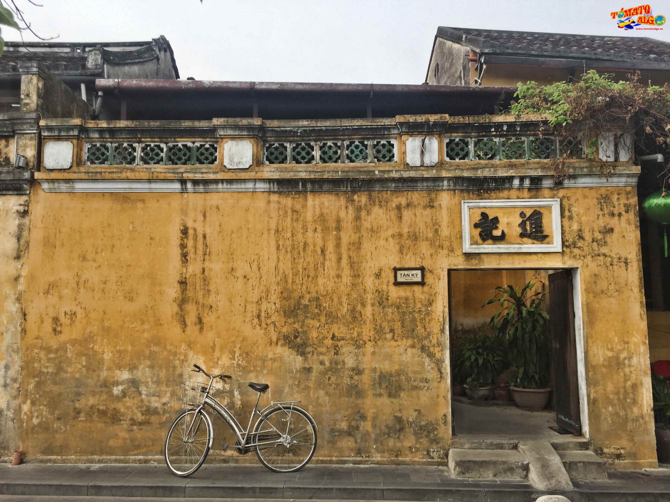 La fachada de la casa de Tan Ky